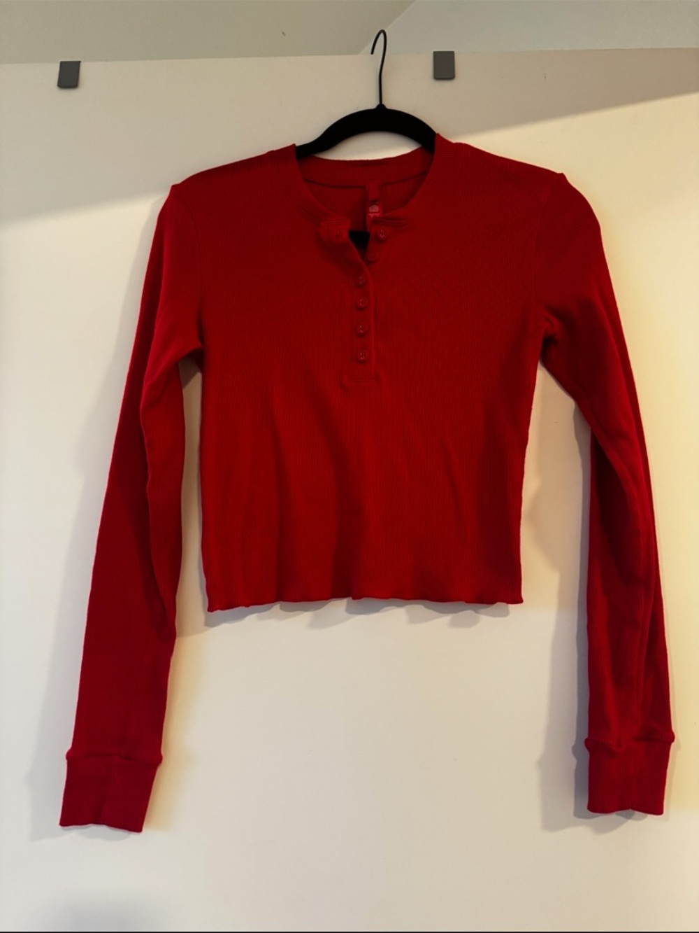 SKIMS Red Long-Sleeve Crop Henley Top